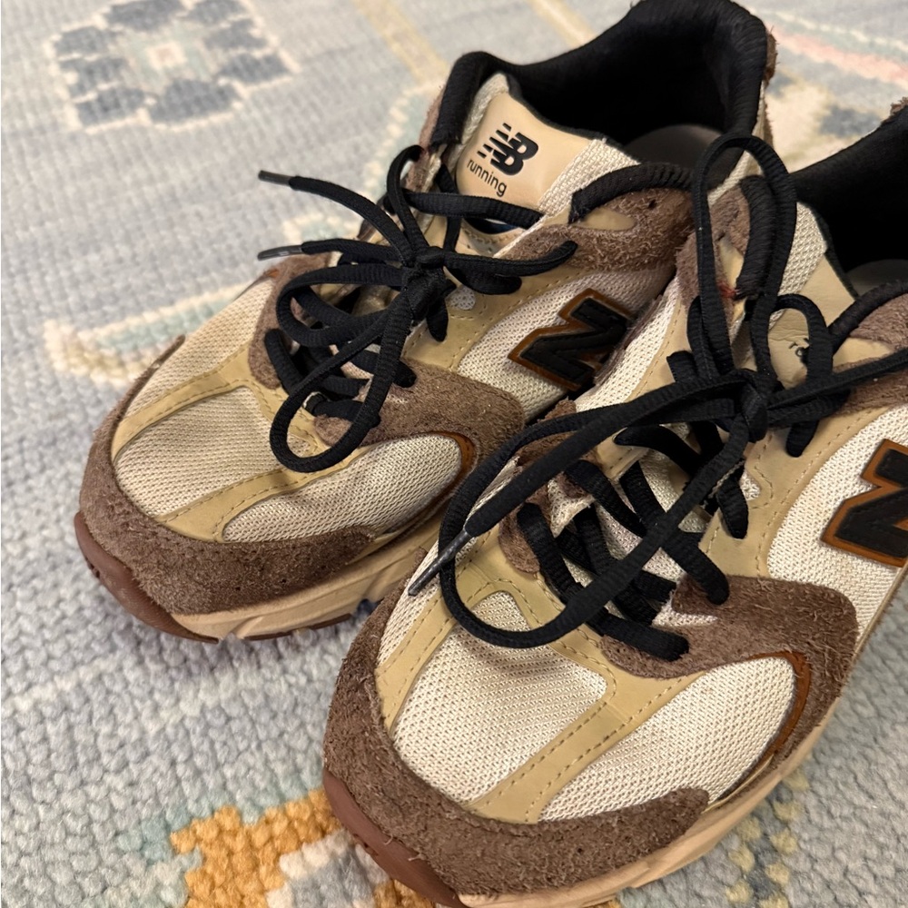 New Balance 530 Sneakers in Beige and Brown - Picture 2 of 5